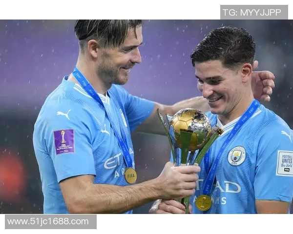 萨卡的崛起与英超赛场的辉煌旅程：从青涩少年到足球明星的蜕变